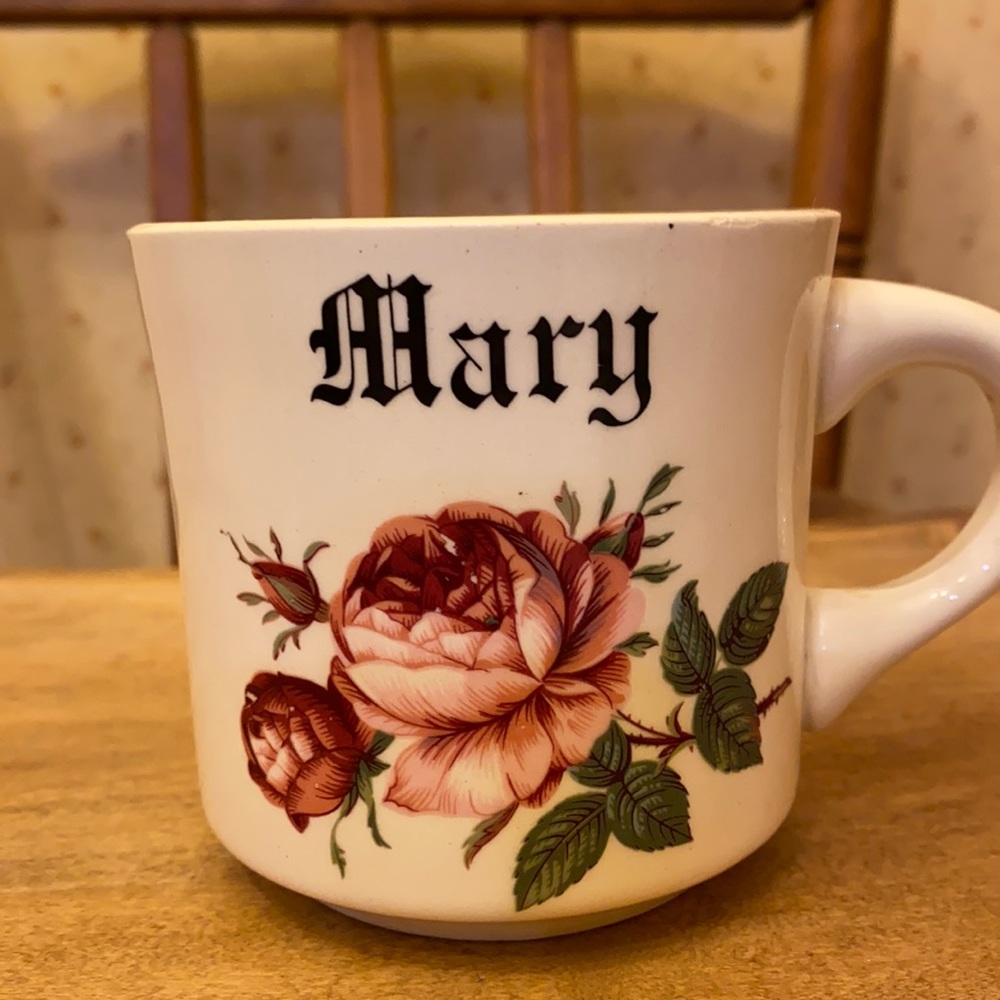 Vintage rose Mary mug